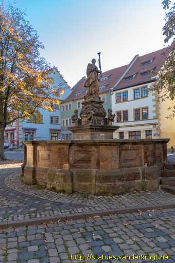 Gotha /  Schellenbrunnen mit Ruhmes-Genius