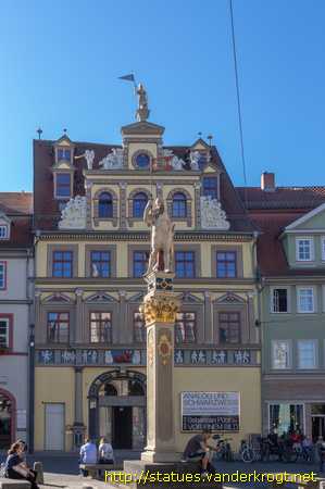 Erfurt /  Fassadenskulpturen des Hauses zum Roten Ochsen