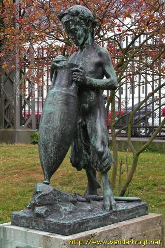 København /  Vinsugende Satyrdreng