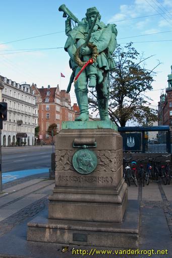 København /  Landsoldaten med den lille hornblæser
