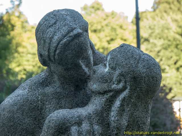 Tallinn /  Hetk enne suudlust