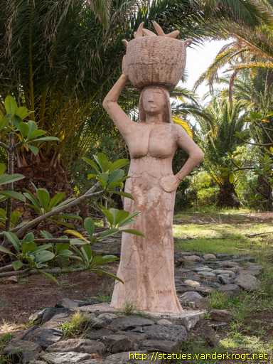 Agüimes /  Mujer con la Cesta