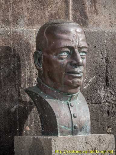 Cardones /  José Déniz Rodríguez