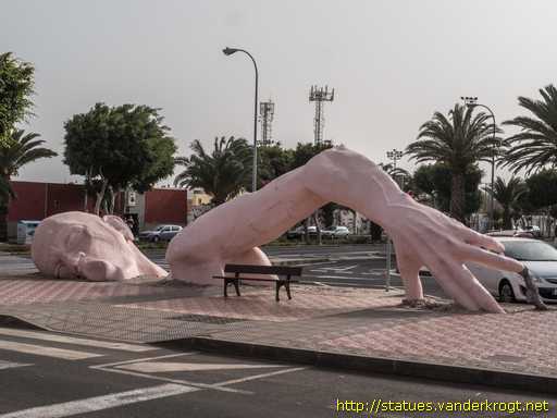 Vecindario /  El Nadador