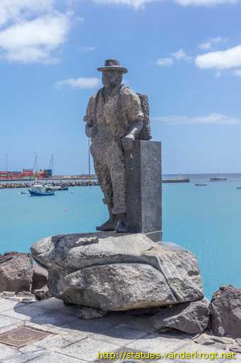 Puerto del Rosario /  Pescador de viejas
