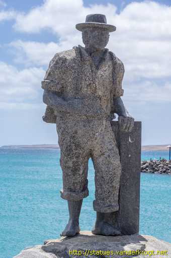 Puerto del Rosario /  Pescador de viejas
