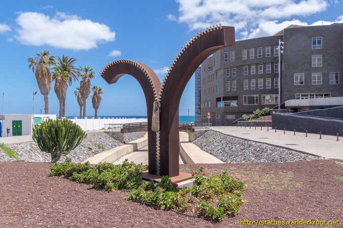 Puerto del Rosario /  El deseo de espaldas