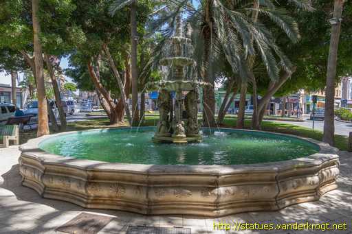 Gran Tarajal /  Fuente de la Plaza de la Candelaria