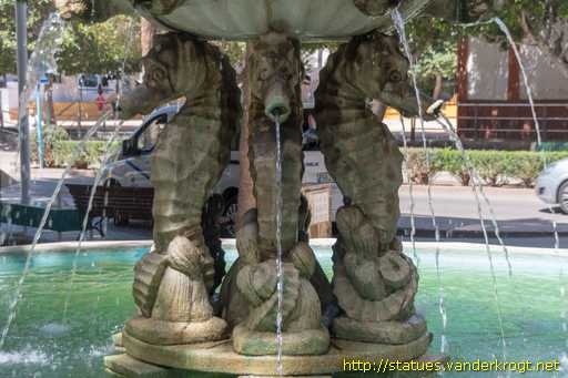 Gran Tarajal /  Fuente de la Plaza de la Candelaria
