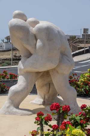 Tías /  Los Luchadores