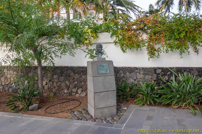 Puerto de la Cruz /  Agatha Christie