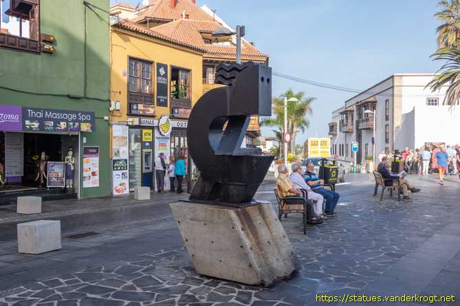 Puerto de la Cruz /  Spectator