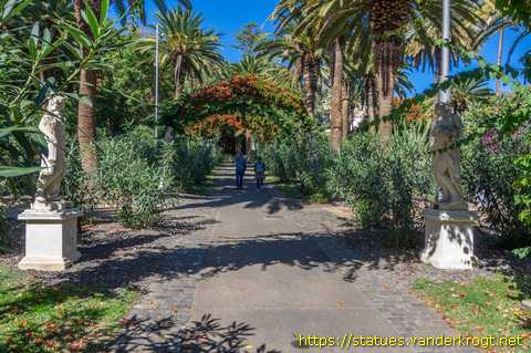 Santa Cruz de Tenerife /  Las Cuatro Estaciones