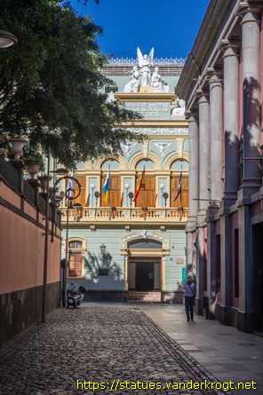 Santa Cruz de Tenerife /  Figuras alegóricas