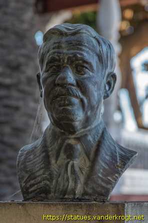 Icod de los Vinos /  Emeterio Gutiérrez López