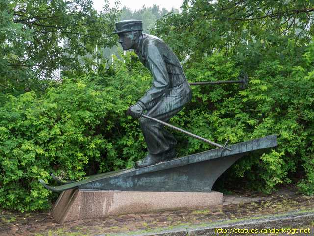 Lahti /  Hiihtäjä