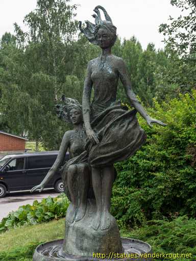 Mäntsälä /  Tytöt rantakivellä
