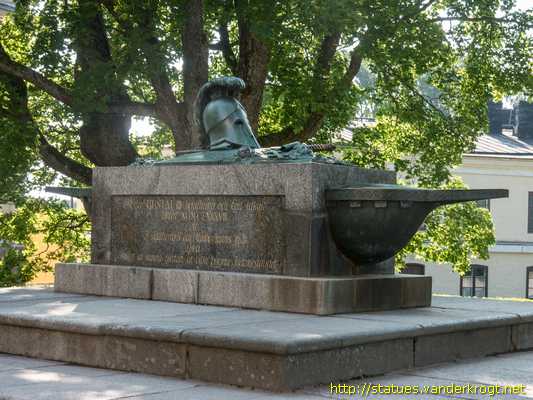 Helsinki /  Augustin Ehrensvärdin hauta