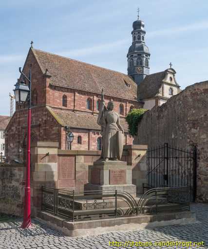 Altorf /  Jeanne d'Arc - Monument aux morts