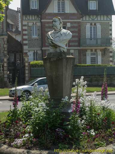 Cabourg /  Charles Bertrand