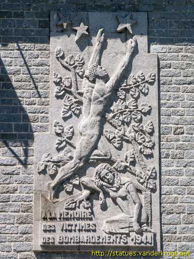Condé-sur-Noireau /  Monument aux victimes des bombardements 1944
