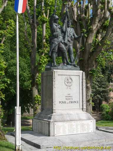 Dinan /  Monument aux Morts de 1914-18