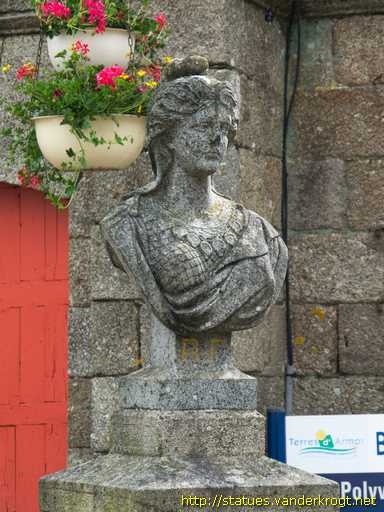 Belle-Isle-en-Terre /  La République