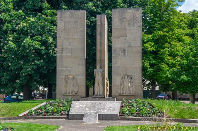 Châlons-en-Champagne /  Monument aux martyrs de la Résistance