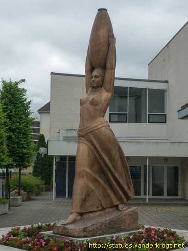 Barentin /  Porteuse d'amphore
