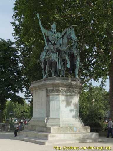 Paris /  Charlemagne et ses leudes