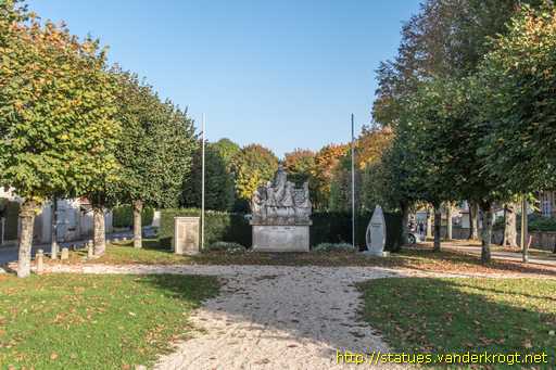 Crécy-la-Chapelle /  Monument aux morts 1914-18