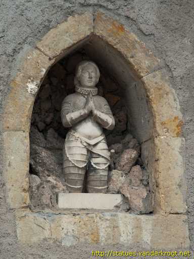 Art-sur-Meurthe /  Jeanne d'Arc agenouillée et buste