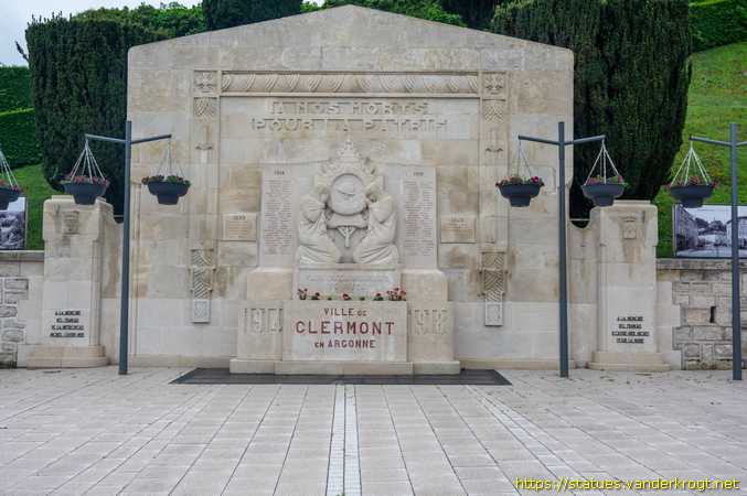 Clermont-en-Argonne /  Monument aux Morts 1914-18