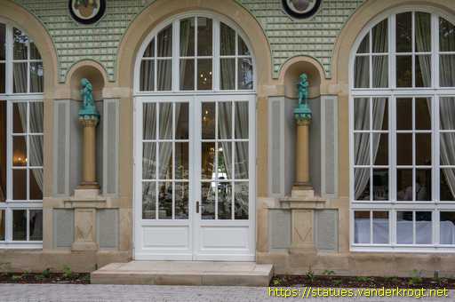 Mondorff /  Putti en façade de l'Orangerie