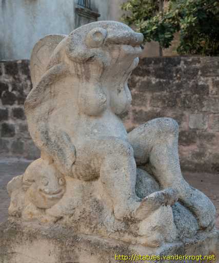 Pézenas /  La maman des poissons