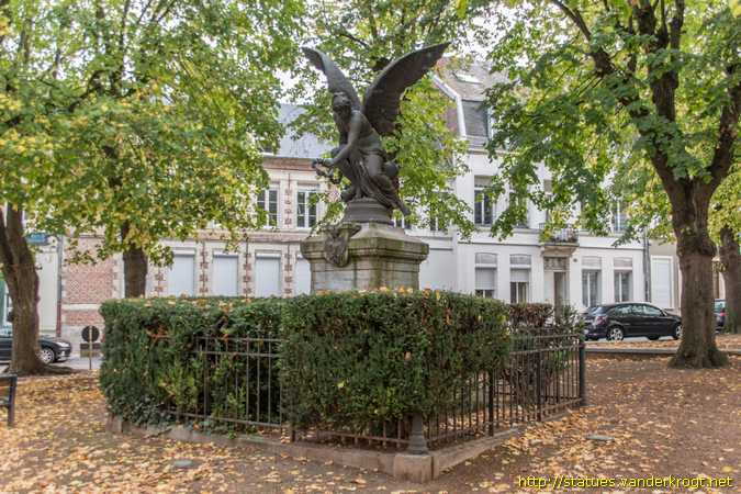 Cambrai /  Monument aux Morts 1870-71