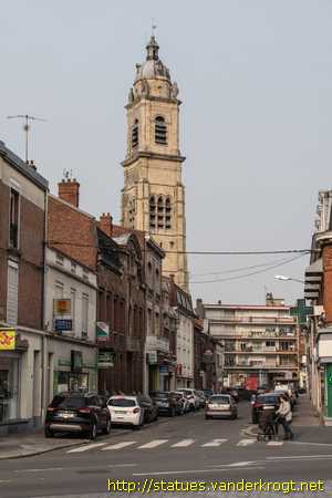 Cambrai /  Statues sur le beffroi