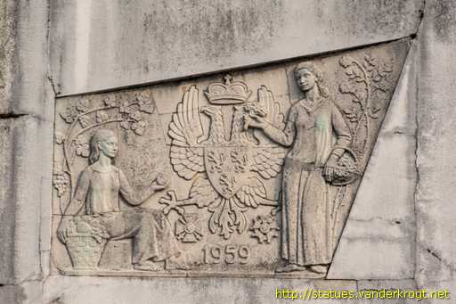 Cambrai /  Relief du Marché couvert