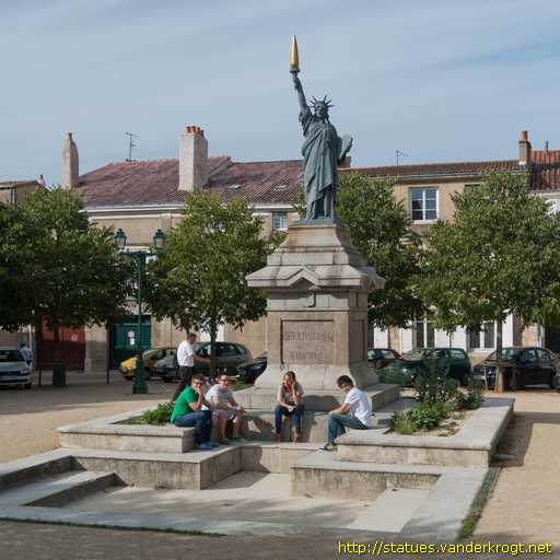 Poitiers /  Statue de la Liberté