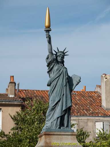 Poitiers /  Statue de la Liberté
