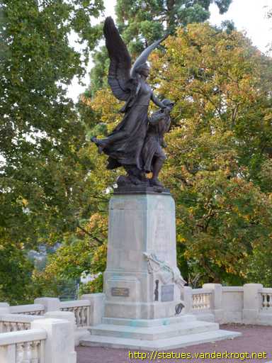Poitiers /  Monument aux Morts de 1914-18 (1939-45)