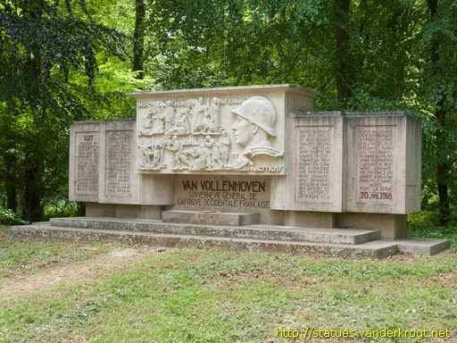 Montgobert /  Monument Joost Van Vollenhoven