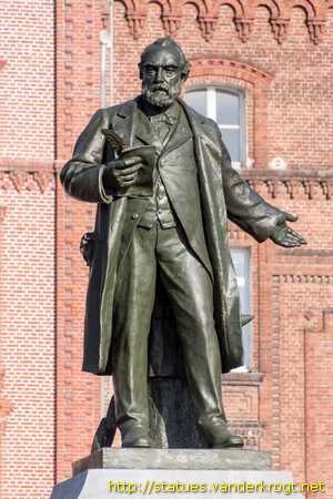 Guise /  Jean-Baptiste André Godin