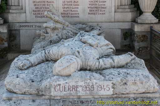 Château-Thierry /  Monument aux morts 1914-18
