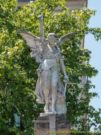 Évian-les-Bains /  Monument aux Morts