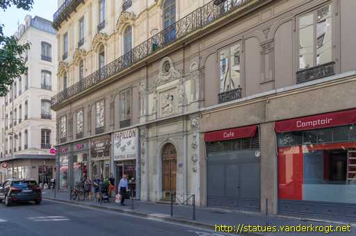 Lyon /  La Vierge à l'enfant
