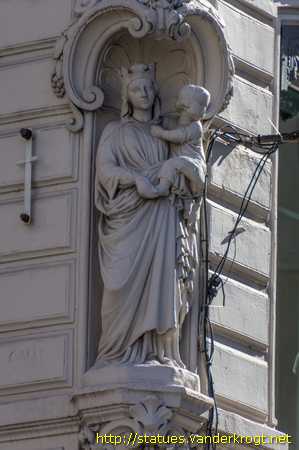 Lyon /  La Vierge à l'enfant