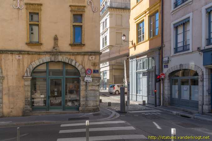 Lyon /  La Vierge à l'enfant