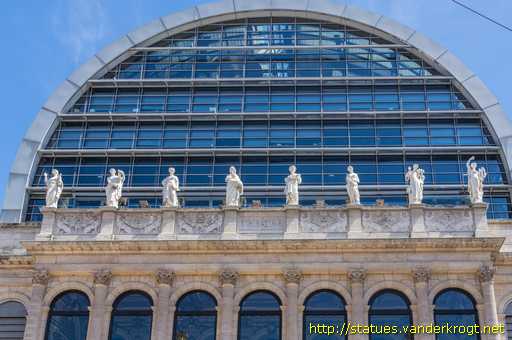 Lyon /  Huit muses