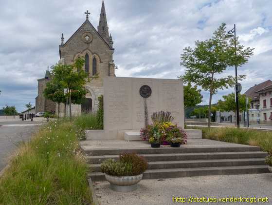 Montferrat /  Monument aux morts et à Adolphe Pégoud